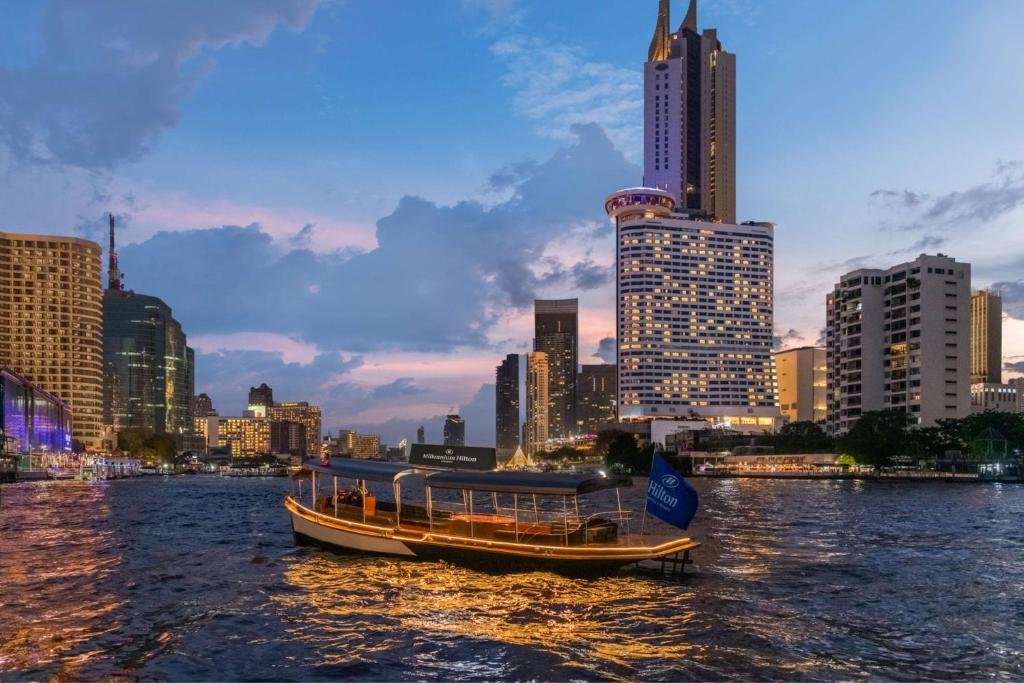 Hotel 5 stars close to chaophraya river for sell